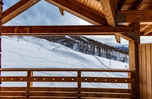 Allos Apartment | Wifi, 50m from shops, swimming pool, sauna, hammam, balcony, tv, ski locker, 42-45m², Val d'Allos