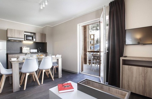 Pra Loup Apartment | Wifi, swimming pool, tv, ski locker, 46m², Pra Loup
