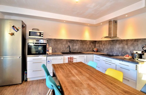 Saint-Quentin-la-Poterie House | Wonderful vacation home with lots of comfort and private pool.