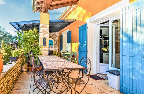 Saint-Quentin-la-Poterie House | Wonderful vacation home with lots of comfort and private pool.