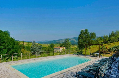 Serravalle Pistoiese Villa | Wonderful private villa for 16 people with WIFI, private pool and TV