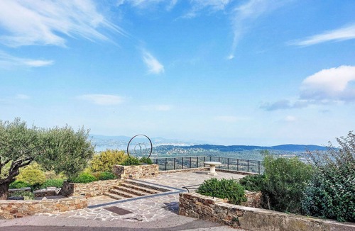Gassin Villa | Wonderful private villa for 10 guests with WIFI, private pool, TV and terrace