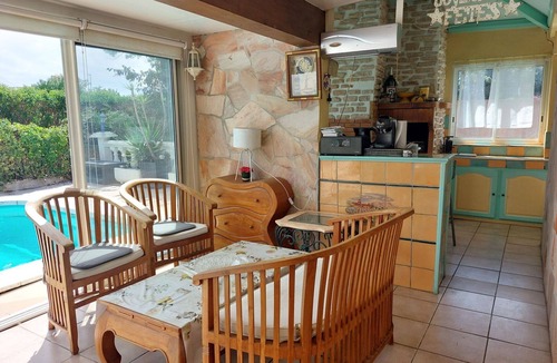 Sollies Pont House | Wonderful private villa for 6 guests with private pool, A/C, WIFI, TV, terrace and pets allowed