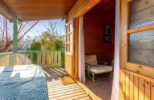 Roquebrune-sur-Argens House | Wooden chalet with large terrace