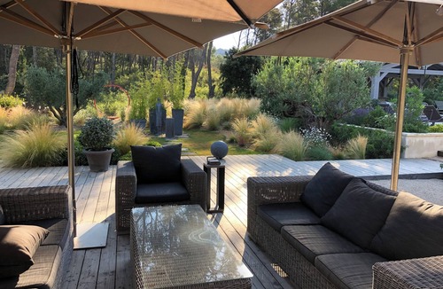 St.-Remy-de-Provence House | Your refuge in the heart of the Alps, a privileged location surrounded by pine trees.