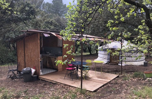 Fuveau Cabin | Yourte Dans la Campagne Aixoise