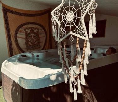 Greoux-les-Bains Villa | Yourte piscine jacuzzi