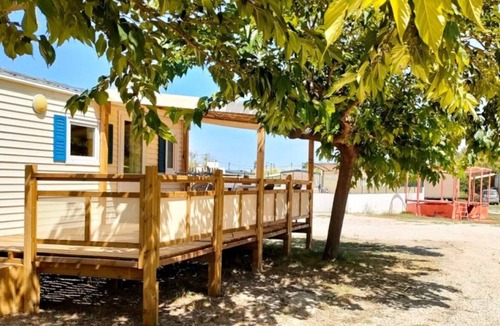Saint-Mitre-les-Remparts House | ZEcamping 3* pataugeoire piscine locatif TV clim 24m2 4 pers