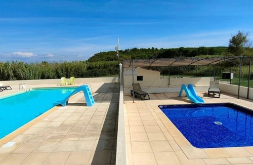 Saint-Mitre-les-Remparts House | ZEcamping 3* pataugeoire piscine locatif TV clim 32m2 8 pers