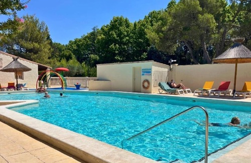 St.-Remy-de-Provence House | ZEcamping 3* pataugeoire piscine locatif TV clim 18m2 2 pers