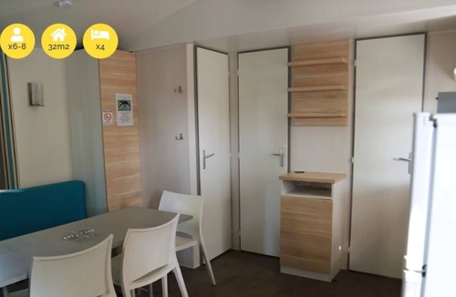 Villeneuve-les-Beziers House | ZEcamping 4* piscine animations locatif TV BBQ clim 30m2 8 pers