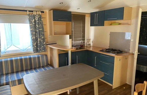 Villeneuve-les-Beziers House | ZEcamping 4* familial piscine locatif TV BBQ clim 29m2 6 pers