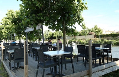 Villeneuve-les-Beziers Cabin | ZEcamping 4 étoiles piscine chiens acceptés club enfant tente BBQ 8m2