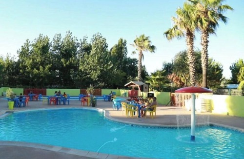 Villeneuve-les-Beziers House | ZEcamping 4* familial piscine chiens acceptés bien-être tente BBQ 25m2