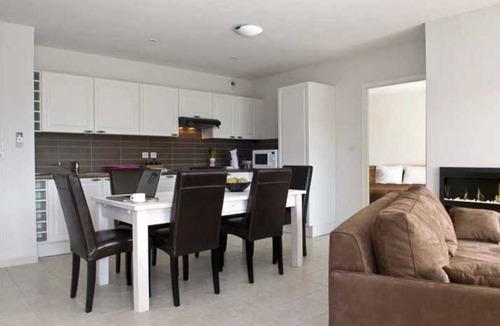 Chorges Apartment | ZEcamping 3 étoiles animé pataugeoire pet friendly locatif TV LV clim
