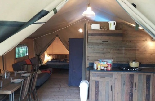 Saint Maime Cabin | ZEcamping 3 étoiles animé parc aquatique dog friendly fitness cabane 46m2