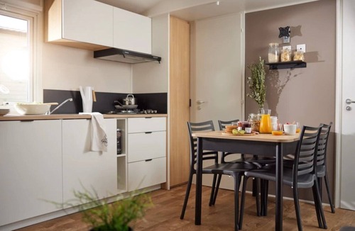 Saint Maime House | ZEcamping 3* familial espace aquatique locatif TV LV clim 35m2
