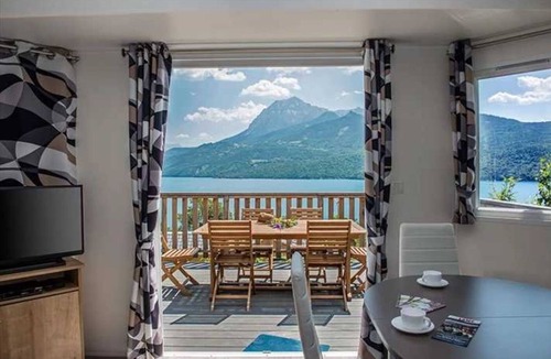 Chorges House | ZEcamping 3* pataugeoire pet friendly club enfant locatif TV LV clim