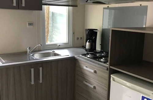 Peynier House | ZEcamping 3* toboggans piscine animaux acceptés locatif 20m2 4 pers