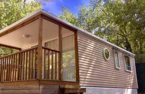 Peynier House | ZEcamping 3* toboggans piscine pet friendly locatif 4 pers