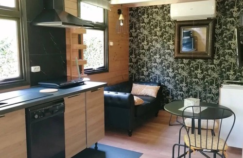 Paluds de Noves Ski Chalet | ZEcamping 4 étoiles piscine jacuzzi chalet TV LV clim 24m2 2 pers