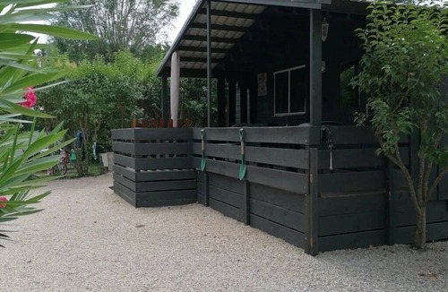 Paluds de Noves Ski Chalet | ZEcamping 4 étoiles piscine animaux acceptés jacuzzi chalet TV LV clim 32m2