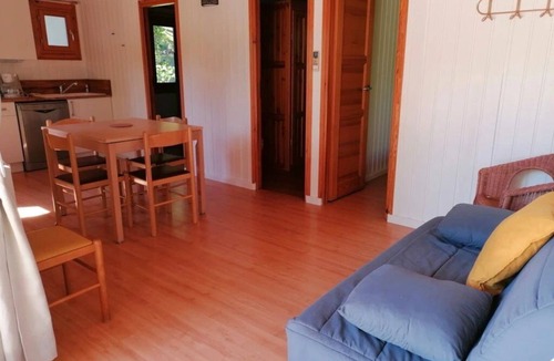 Paluds de Noves Ski Chalet | ZEcamping 4 étoiles piscine pet friendly jacuzzi chalet TV LV clim