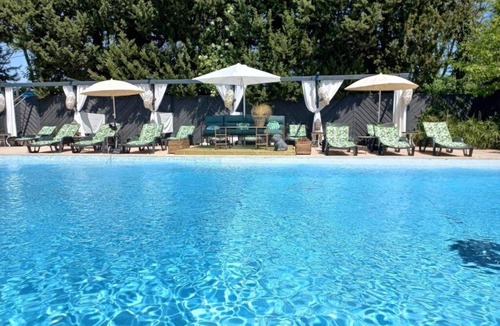 Paluds de Noves Ski Chalet | ZEcamping 4 étoiles piscine chalet TV LV clim 32m2 6 pers