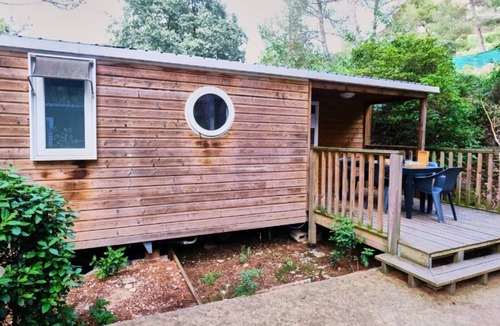 Orgon House | ZEcamping 4 étoiles piscine chiens acceptés mobil-home clim 27m2 5 pers