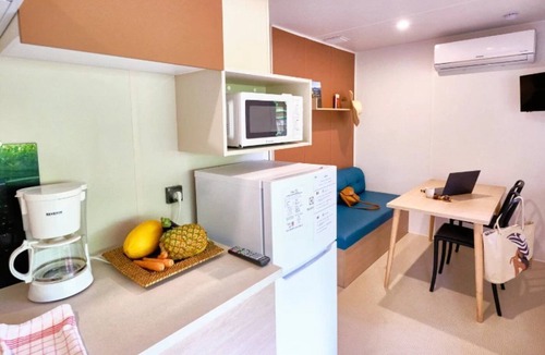 Orgon House | ZEcamping 4 étoiles piscine animaux acceptés mobil-home TV LV clim 18m2