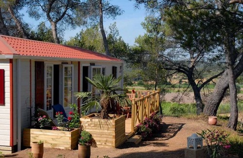 Castelnau-de-Guers House | ZEcamping 4 étoiles piscine pet friendly mobil-home TV clim 40m2