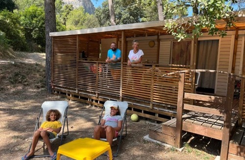 Orgon House | ZEcamping 4* piscine chiens acceptés locatif clim 22m2 4 pers