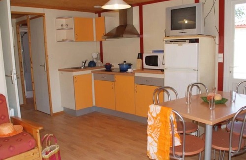 Le Muy Ski Chalet | ZEcamping 5 étoiles familial parc aquatique pet friendly locatif TV LV clim