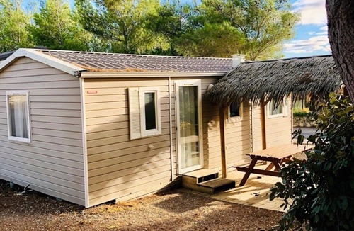 Sigean House | ZEcamping 3 étoiles piscine chauffée mobil-home TV clim 33m2 6 pers