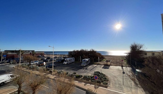 1-bed apartment, terrace, private parking, near beach