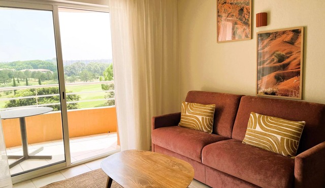 1-Bedroom Serviced Apartment for 2–4 People - Côté Golf