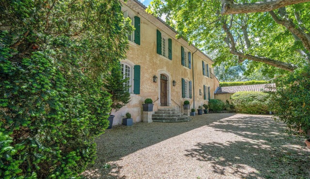 18th century bastide with heated pool in Provence