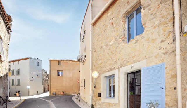 2 bedroom gorgeous home in Villeseque des Corbier