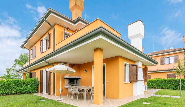 2 bedroom amazing home in Albarella RO