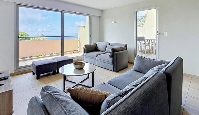 2 bedrooms - Sea view - Swimming pool - Terrace