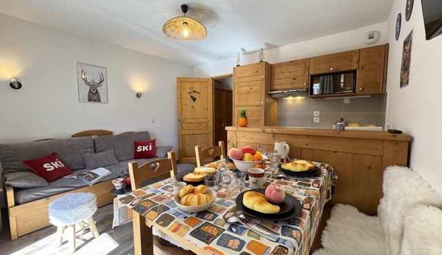 200m from shops, 4th floor, swimming pool, balcony, ski locker, 32m², Vars