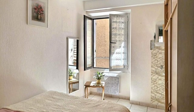 3-BEDROOM TOWNHOUSE IN DOWNTOWN SISTERON
