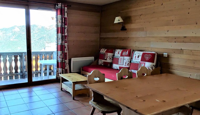 3-room apartment, sleeps 8, balcony, parking