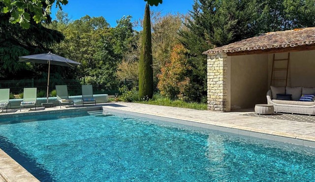* 3 Star charming Provençal house in the countryside, with pool & nature