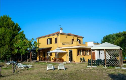 5 Bedroom Lovely Home In Roseto Degli Abruzzi