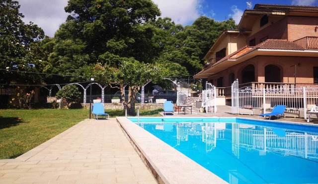 5 Bedroom Private vacation home in Carbognano