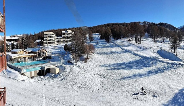 50m from resort center, 6th floor, view mountain, balcony, ski locker, 49m², Réallon
