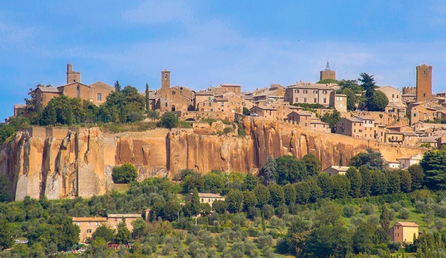 6 bedroom accommodation in Collazzone PG
