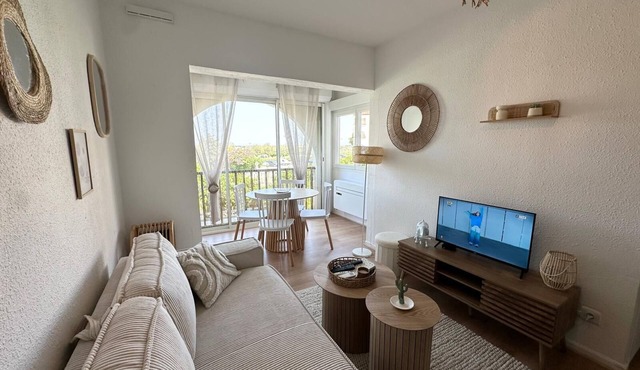 A 4 to the sea with air conditioning and parking