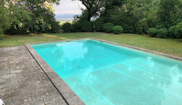 A little corner of paradise in the heart of the Aix countryside
